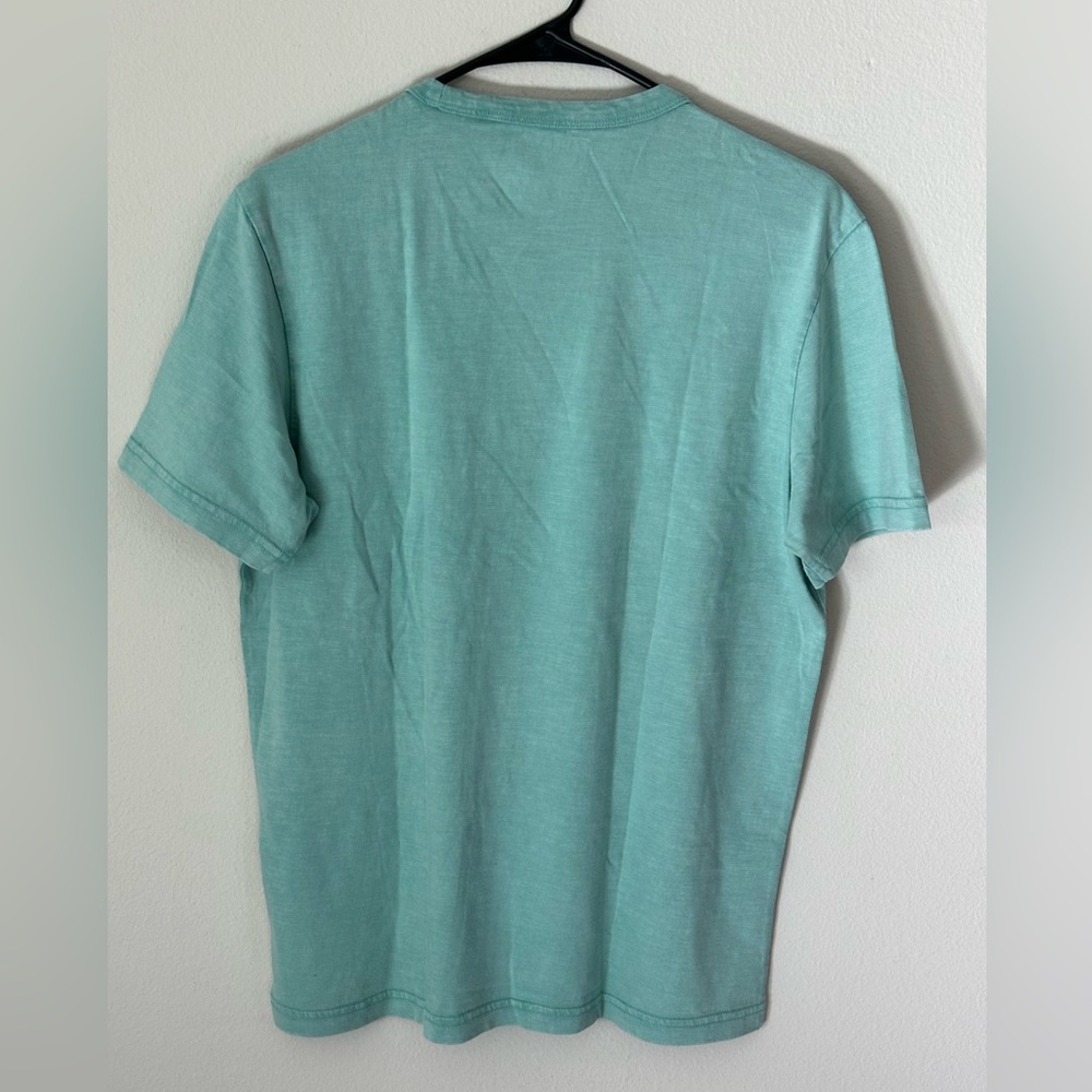 Faherty Men's Sunwashed Pocket Tee - Picture 5 of 7